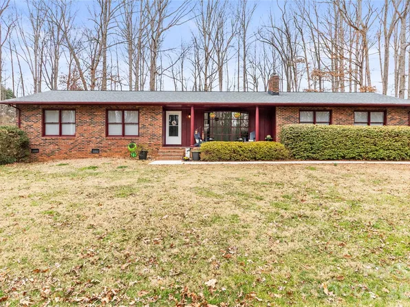 155 Pandora Rd, Mooresville, NC 28115