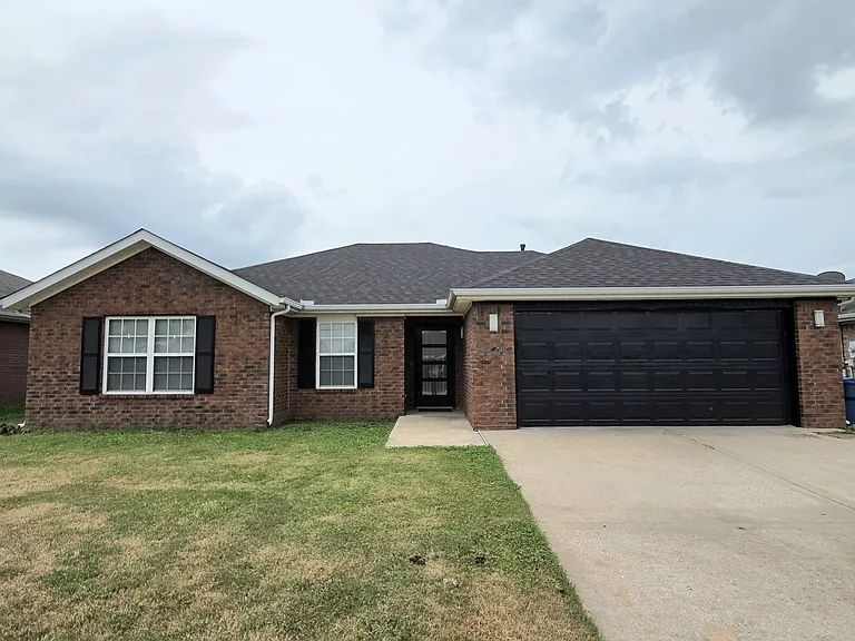 3505 SW Carriageway Ave — Photo 1
