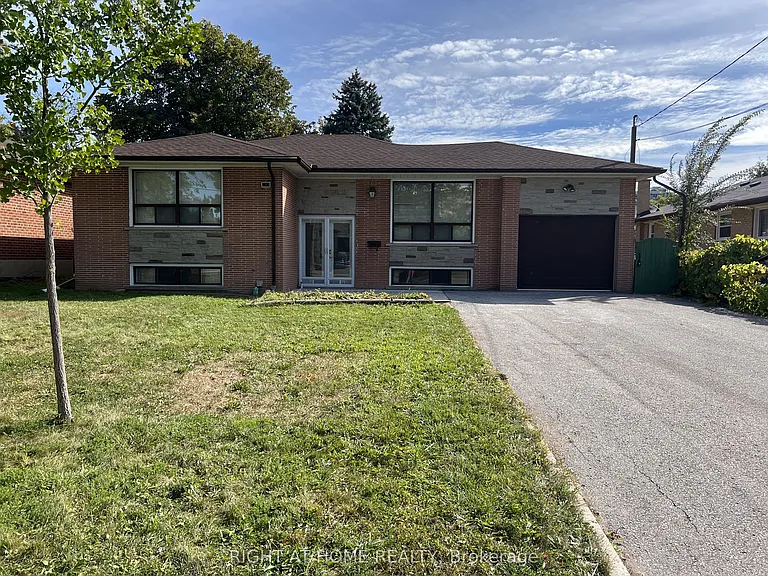 9 Dewlane Dr #MAIN FLOOR — Photo 1