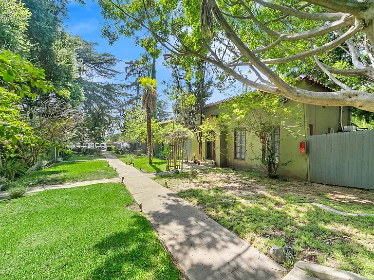 459 E Sacramento St — Photo 22