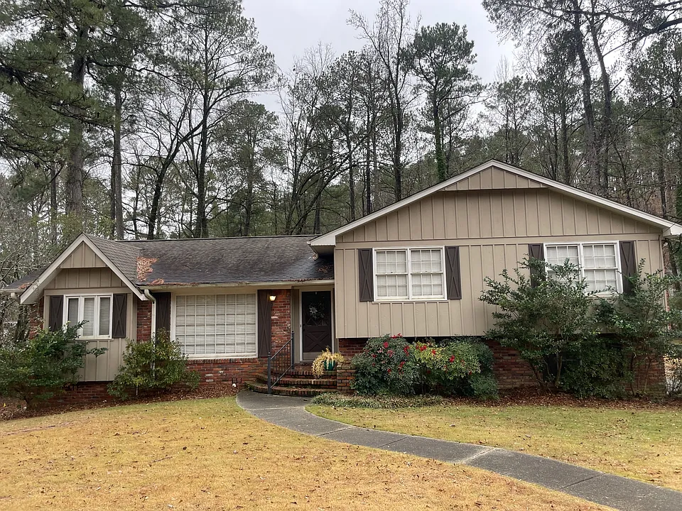 3304 Wisteria Dr