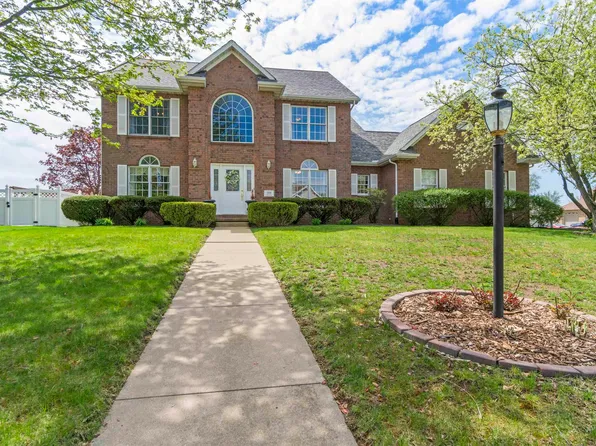 200 Stonecrop Rd, Morton, IL 61550
