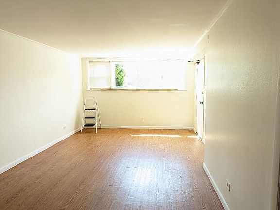 4th image of 6134 W 79th St #B