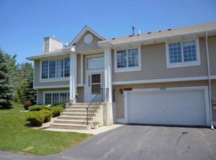 1979 Granite Ave N, Oakdale, MN 55128