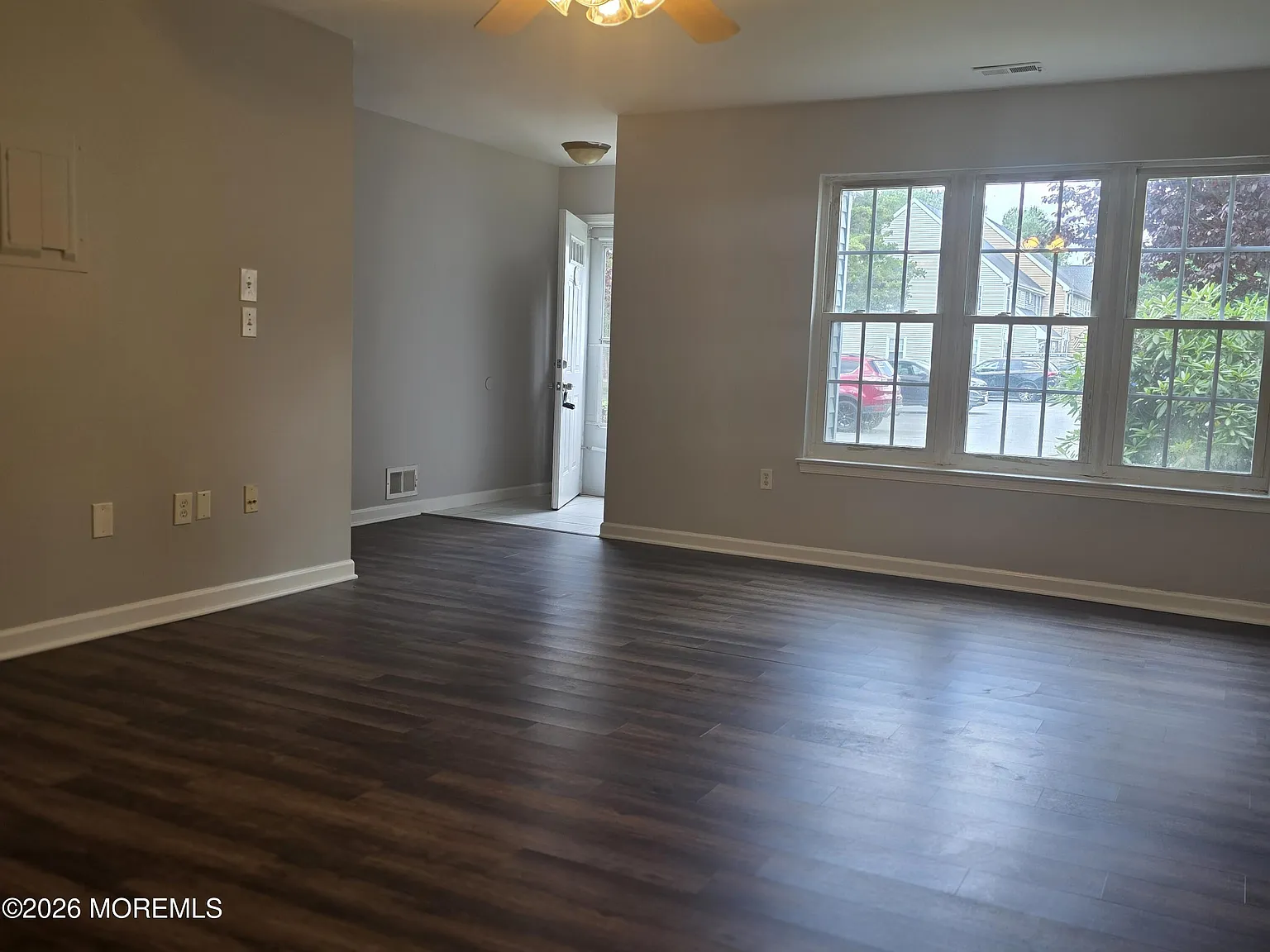 2 bed, 1.5 bath, 1410 sqft, $2,300 — Photo 3