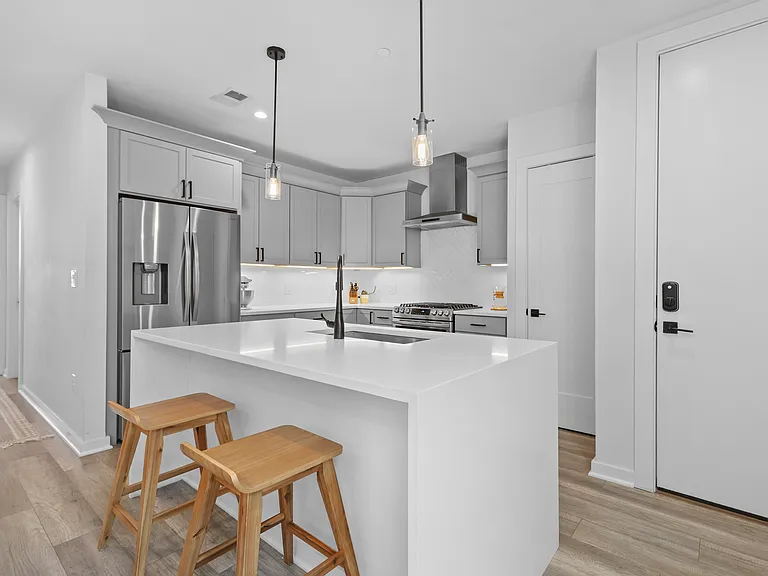 2612 University Pl NW #6 — Photo 13