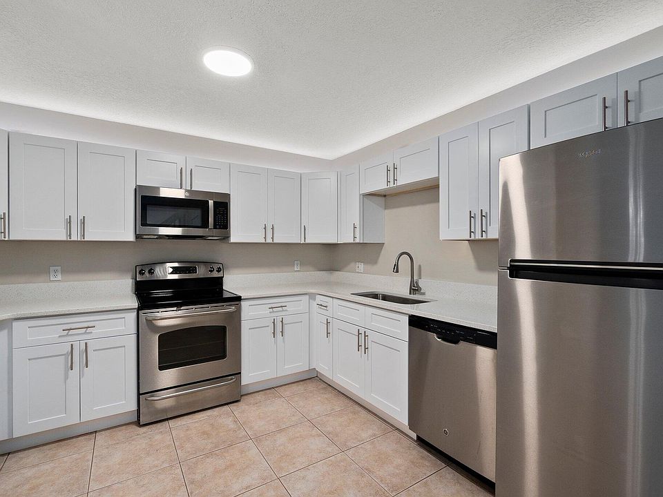 1st image of 1542 N Lawnwood Circle #37