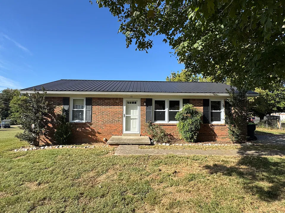 101 W Ruth Dr