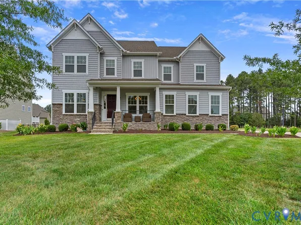 2018 James Overlook Dr, Chester, VA 23836