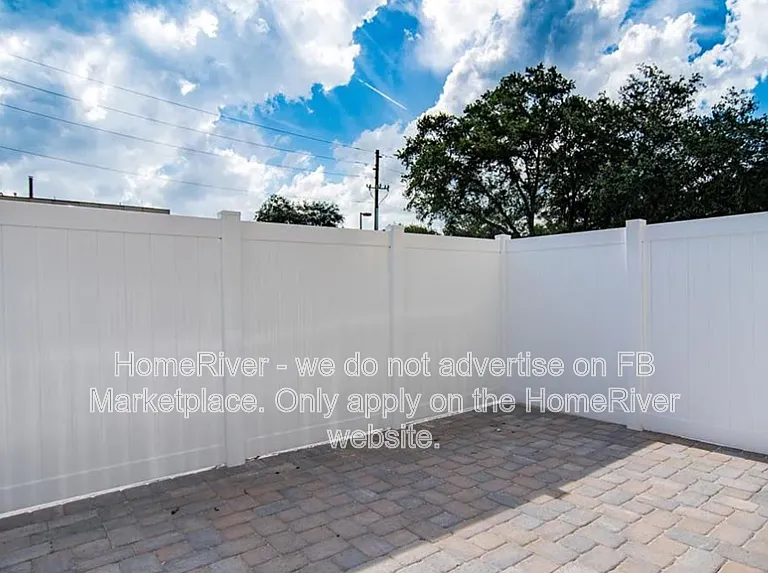 3300 Oak St NE #101 — Photo 10