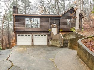 4240 Falcon Crest Dr, Flowery Branch, GA 30542