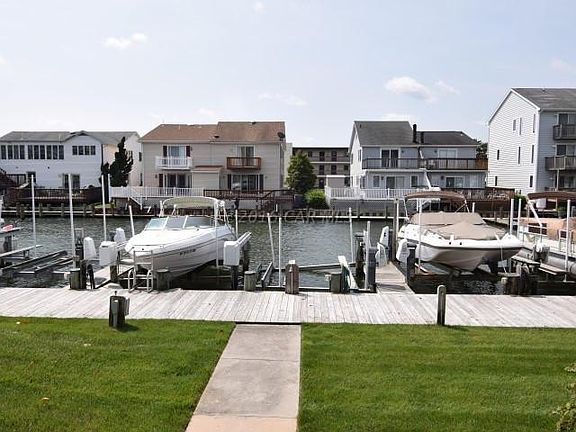 3rd image of 203 S Heron Dr #101B2
