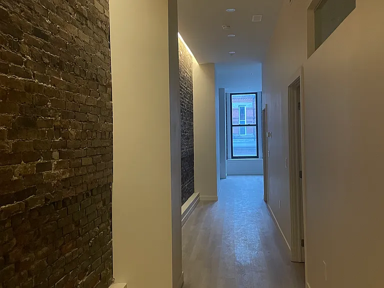 1585 Barrington St — Photo 78