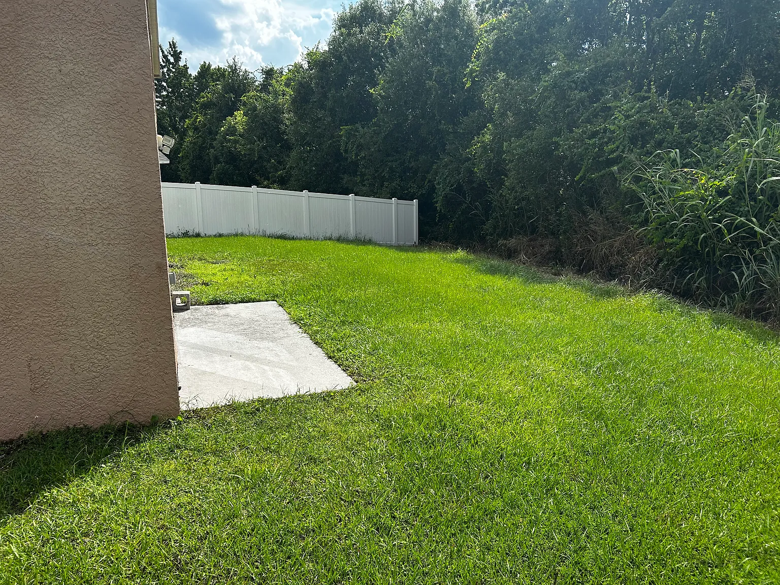 3 bed, 2.5 bath, 1476 sqft, $2,000 — Photo 3