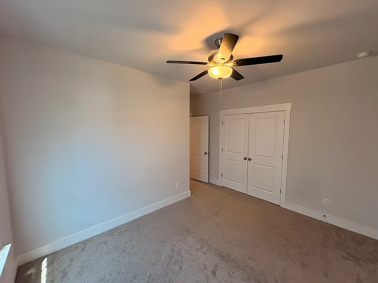 370 Crestbrook Ln — Photo 29