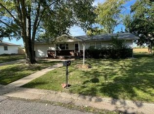 2405 Sunset Ave, Baxter Springs, KS 66713