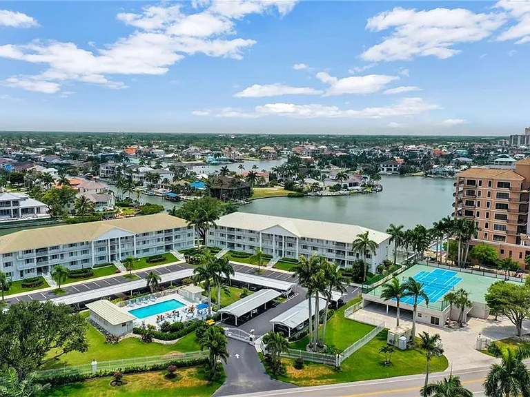 10684 Gulf Shore Dr #B-302 — Photo 28