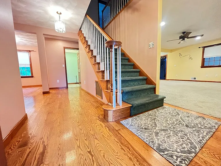 5 Kinney Ave — Photo 2