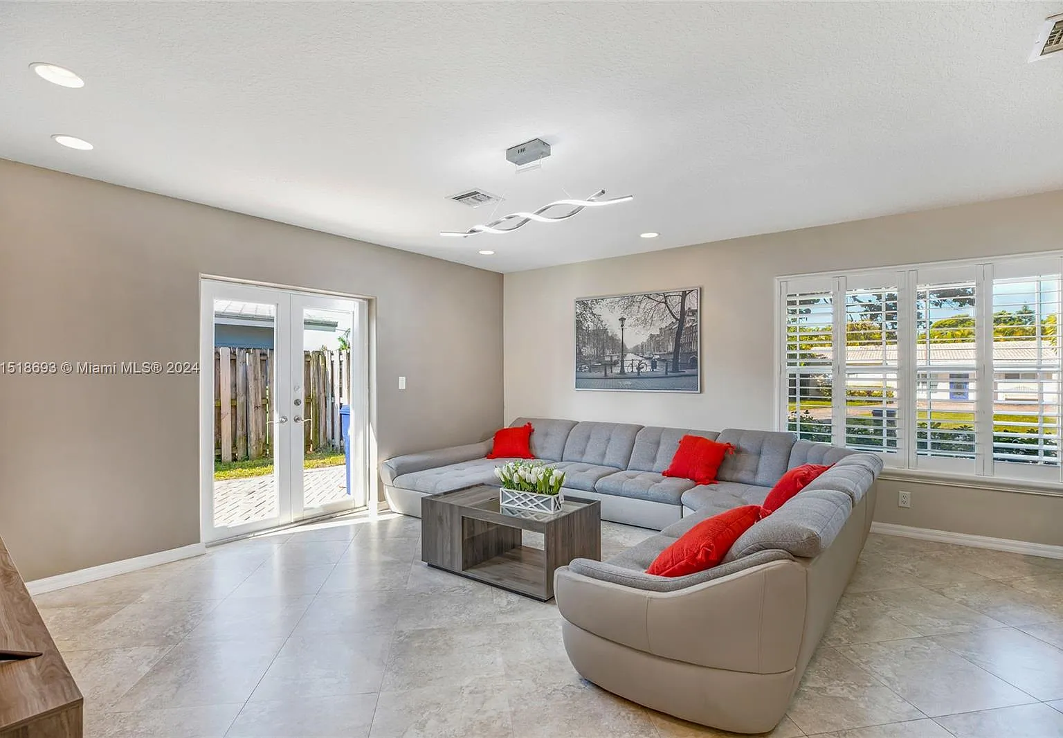 Coral Hills — Photo 2