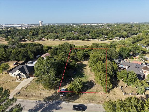 3rd image of 1712 S Sam Houston Rd