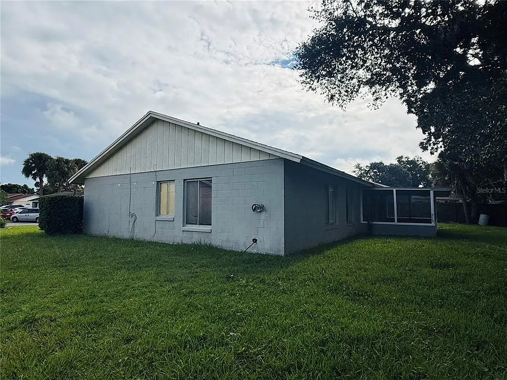4 bed, 2.0 bath, 1640 sqft, $1,800 — Photo 3
