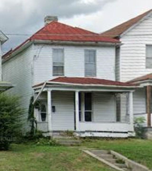 2nd image of 226 Ridgeway St W