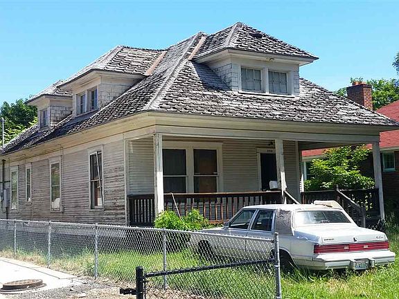 3rd image of 1118 W Grace Ave
