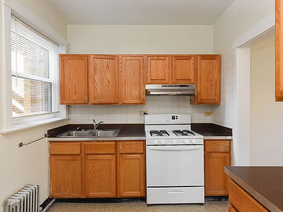 2nd image of 2507 W Winnemac Ave #2
