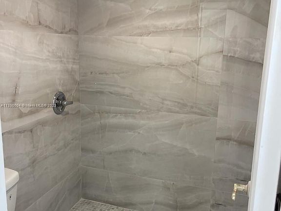4th image of 2829 Indian Creek Dr APT 804