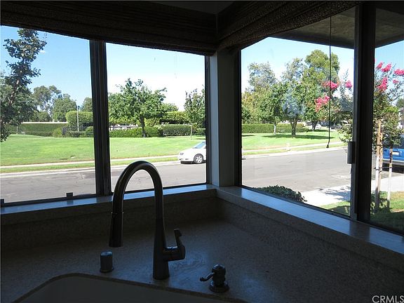 2nd image of 19 Rockwood #25
