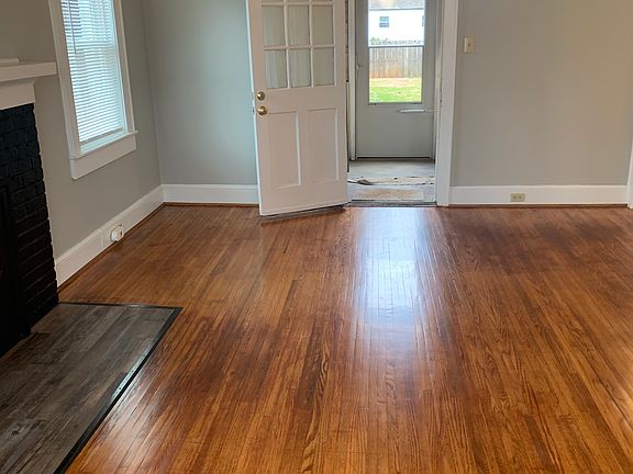 3rd image of 207 Bowles Ave