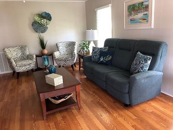 3rd image of 167 W Caribbean