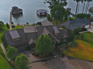 2000 Signal Point Ln, Guntersville, AL 35976