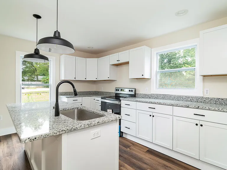 2206 Keith Ave — Photo 8