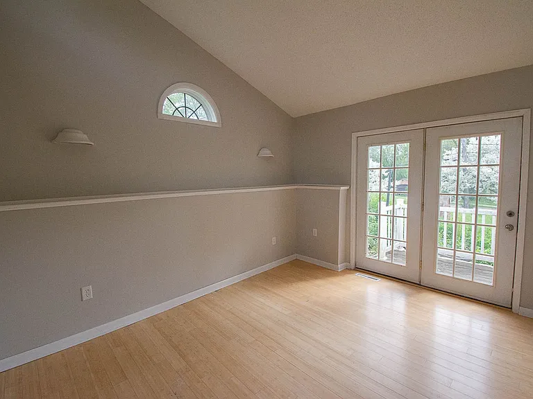 1321 3rd Ave NW — Photo 9