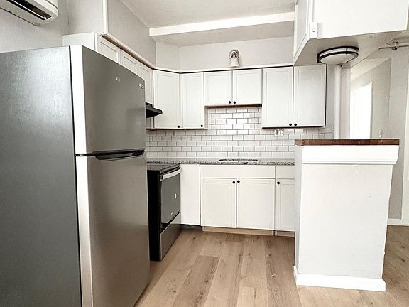 4th image of 4250 Miami St #B3