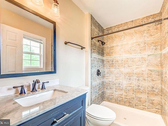 4th image of 38681 Thomas Ct
