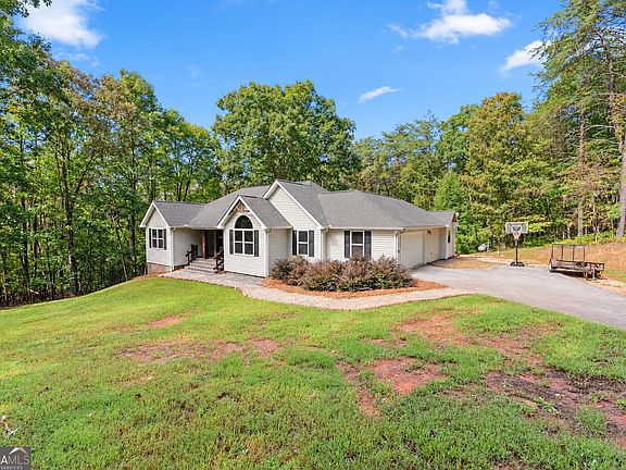 3rd image of 227 Clarkesville Heights Dr