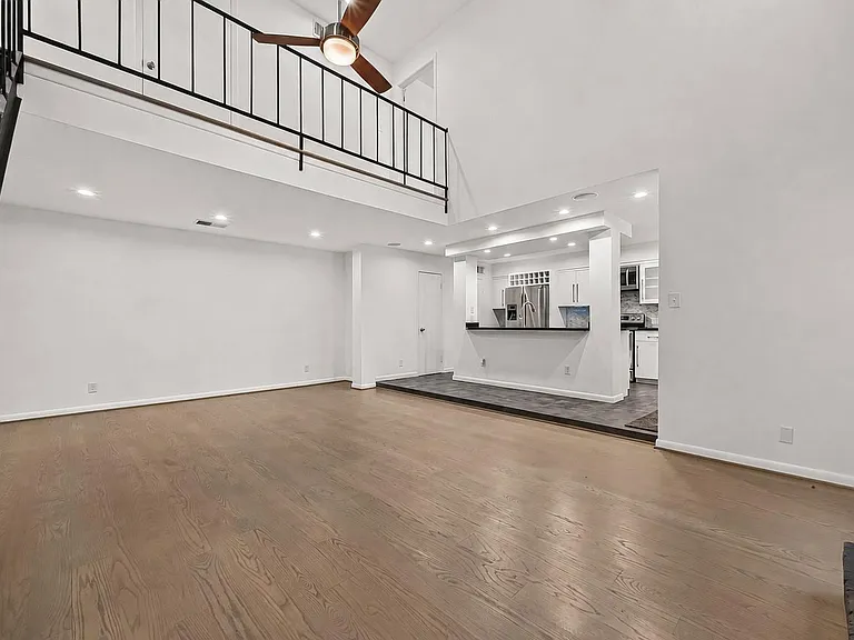 5524 Beverlyhill St #2 — Photo 14