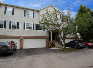 326 Evergreen Cir, Gilberts, IL 60136