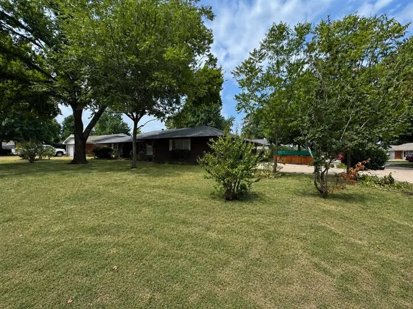 2817 N Holloway Ave, Bethany, OK 73008