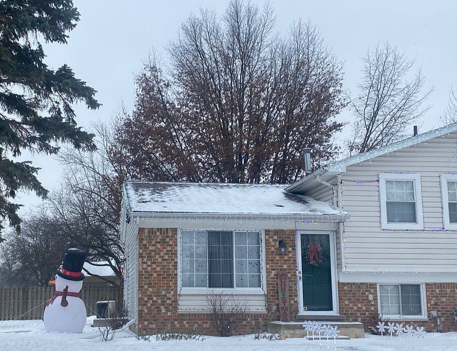 2nd image of 41625 Cimarron St