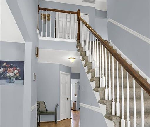 5th image of 807 Marquette Ct