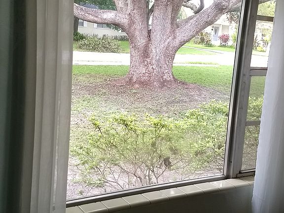 3rd image of 1521 Mockingbird Ln
