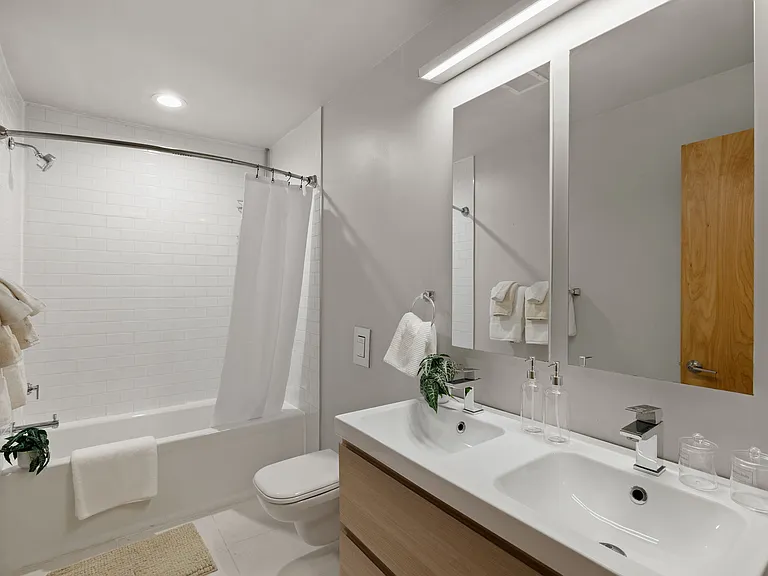 1720 Folsom St #B — Photo 22