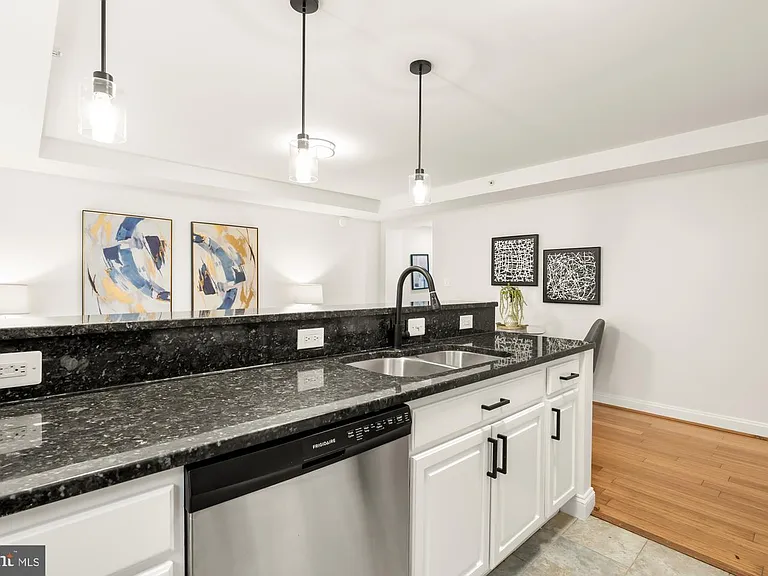 804 Taylor St NW #105 — Photo 8