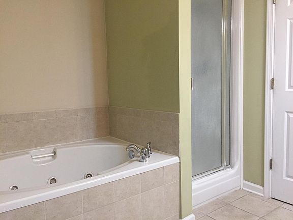5th image of 1203 Buckhead Ct #B