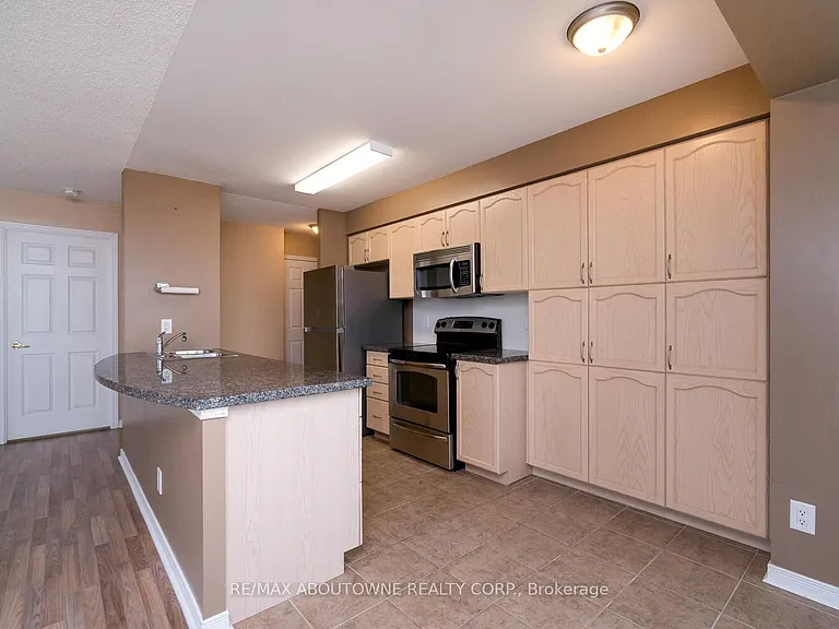 4850 Glen Erin Dr #704 — Photo 9