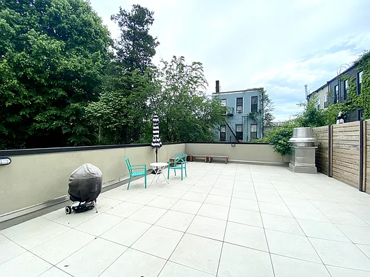 Rented by Compass | media 19