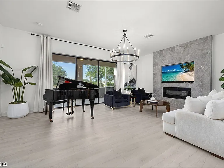 598 Aston Lake Ct — Photo 3